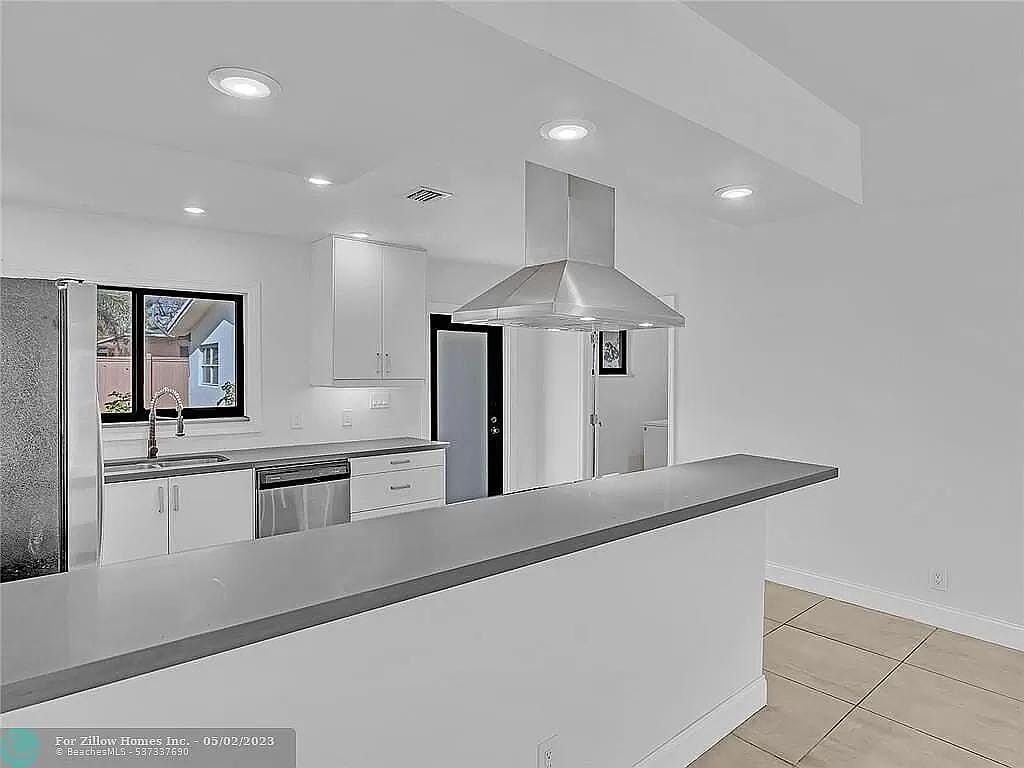 216 NW 25TH Street, Wilton Manors, FL 33311 photo 11