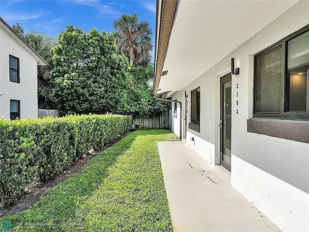 216 NW 25TH Street, Wilton Manors, FL 33311 photo 3
