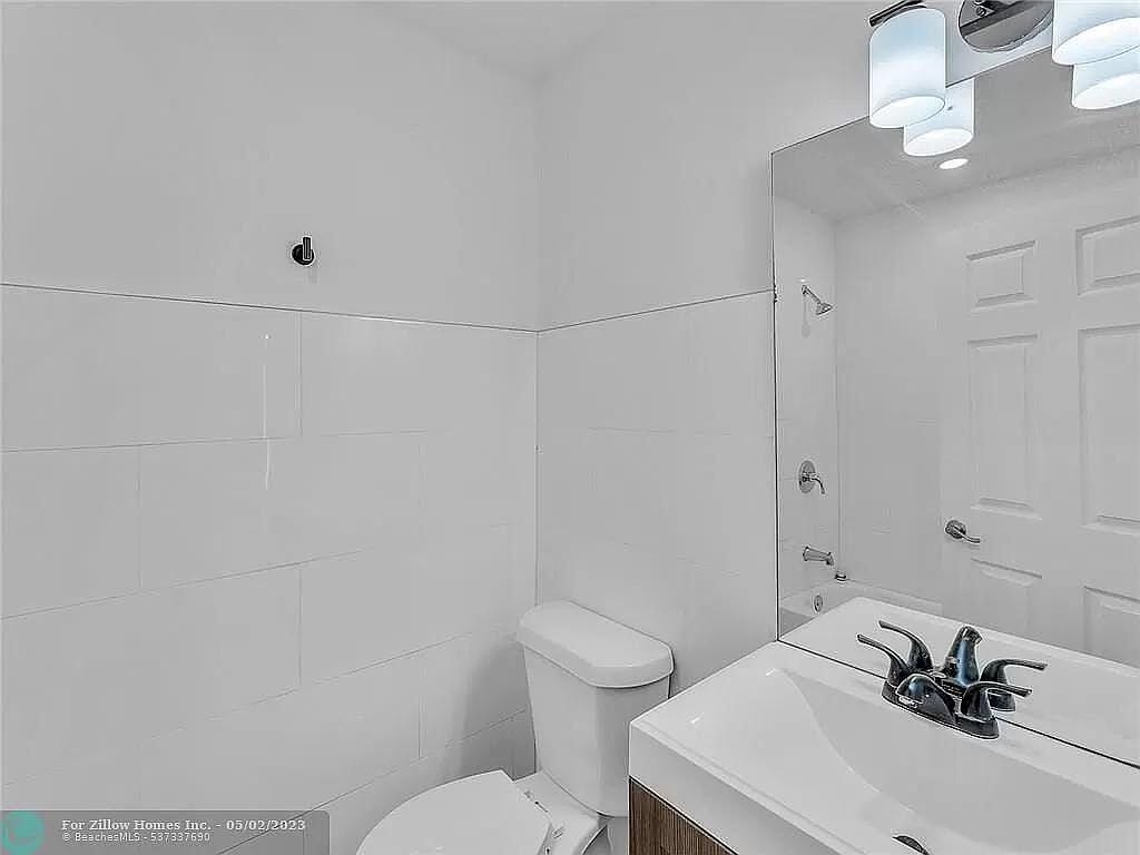 216 NW 25TH Street, Wilton Manors, FL 33311 photo 22