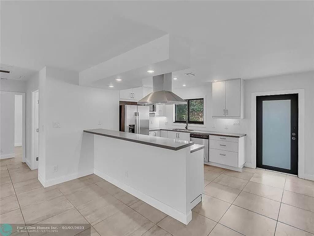 216 NW 25TH Street, Wilton Manors, FL 33311 photo 8