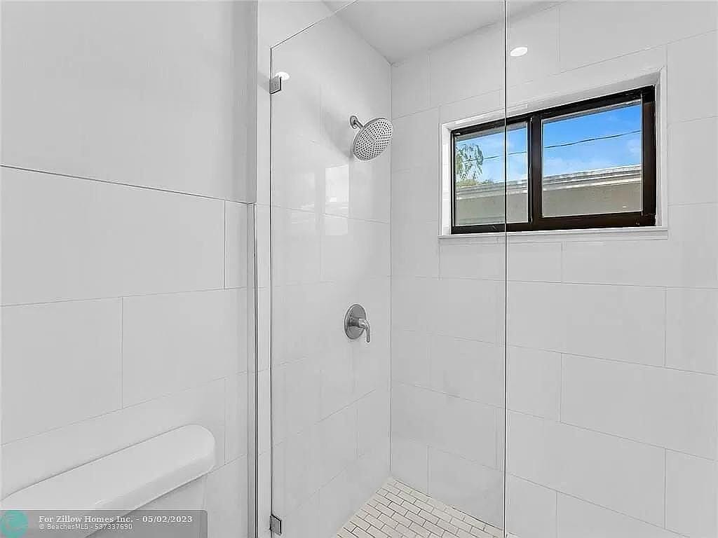 216 NW 25TH Street, Wilton Manors, FL 33311 photo 10