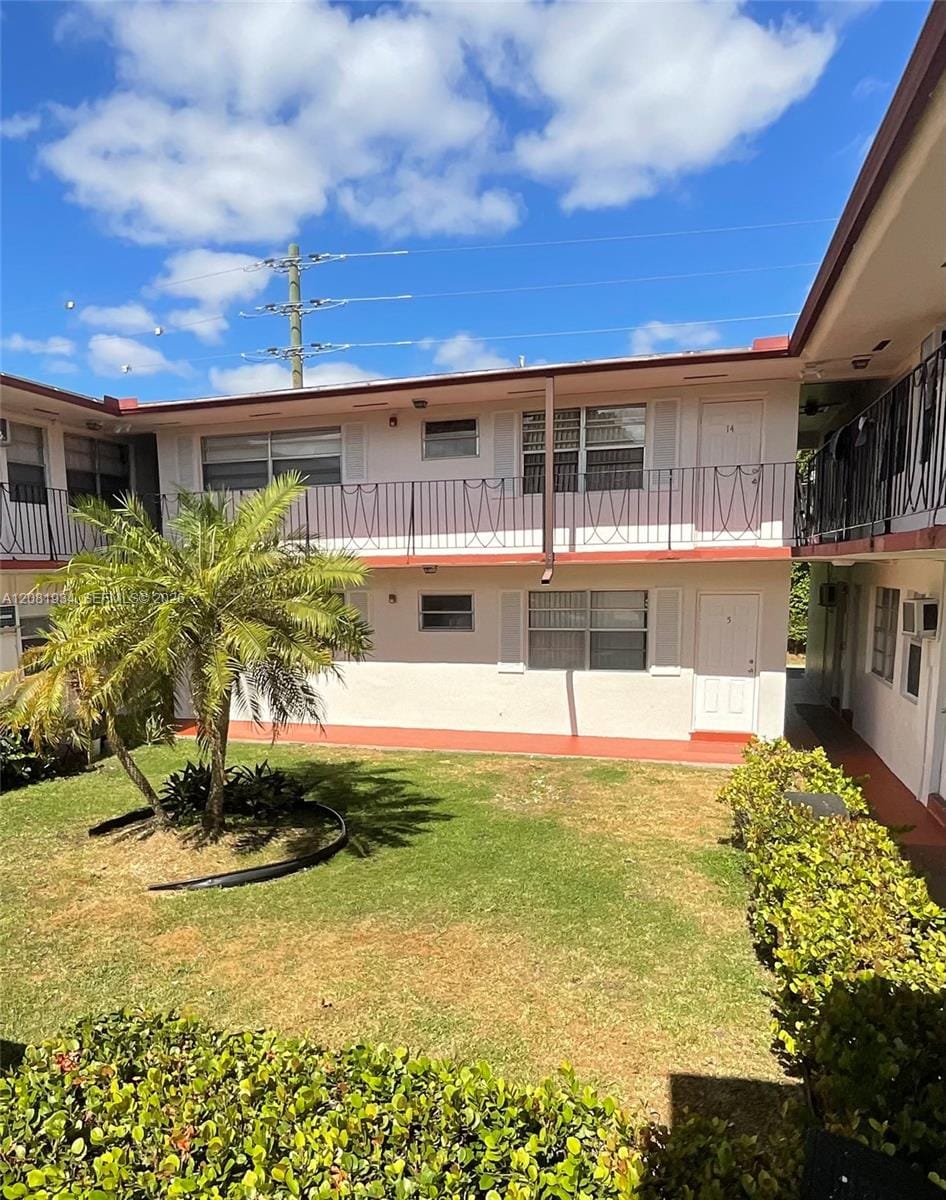 11605 Canal Drive 8S, North Miami, FL 33181