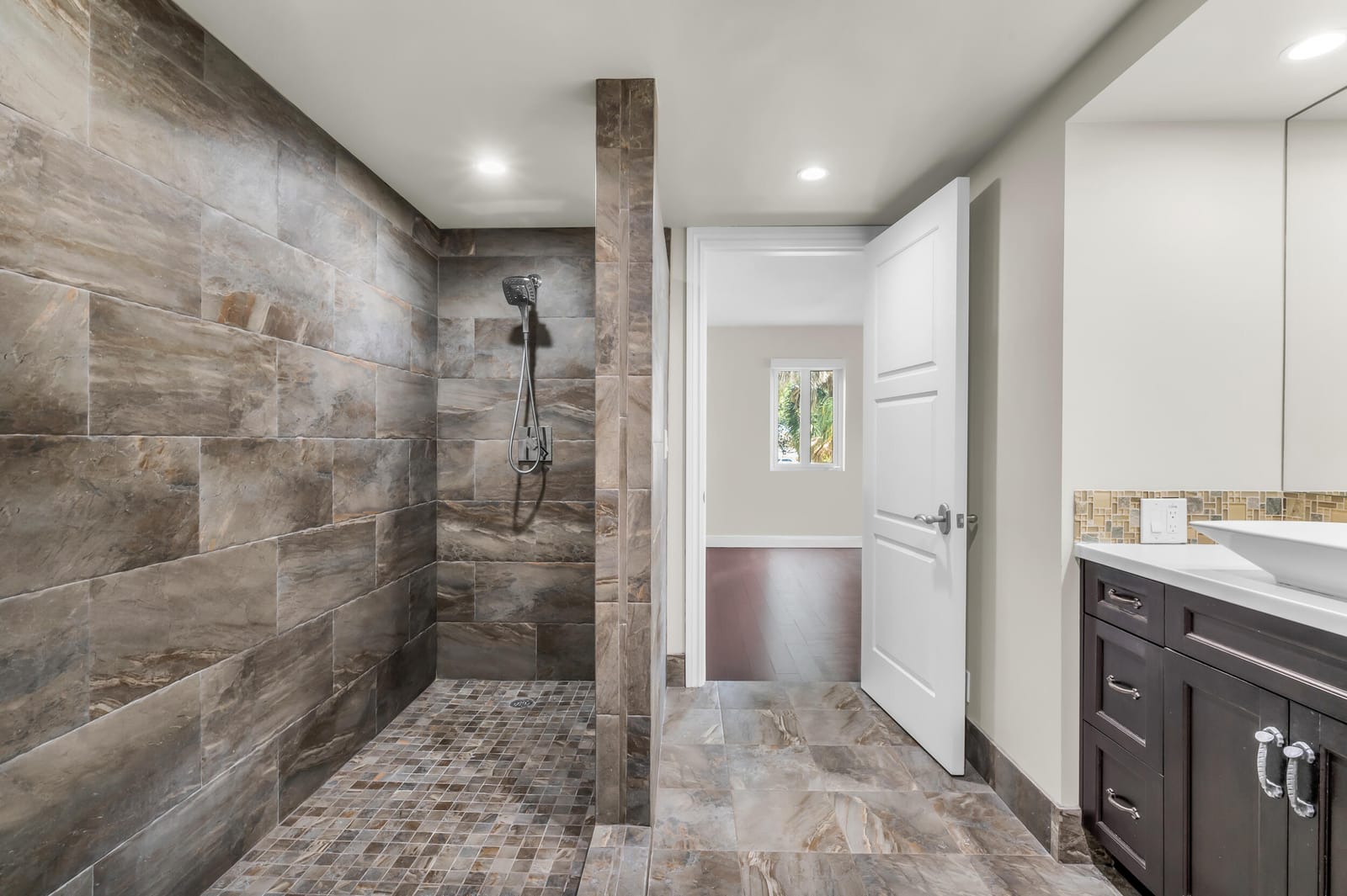100 SE 5TH Avenue 202 — photo 12