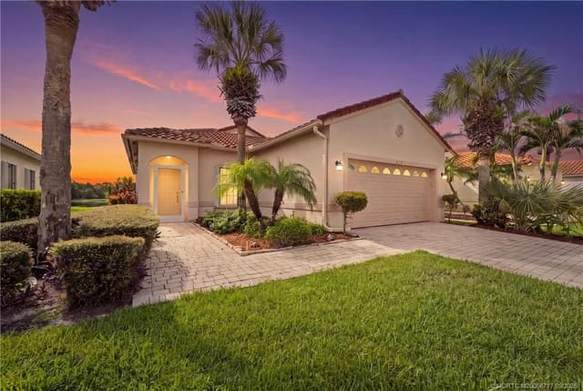 313 NW Alana Avenue, Port St. Lucie, FL 34986