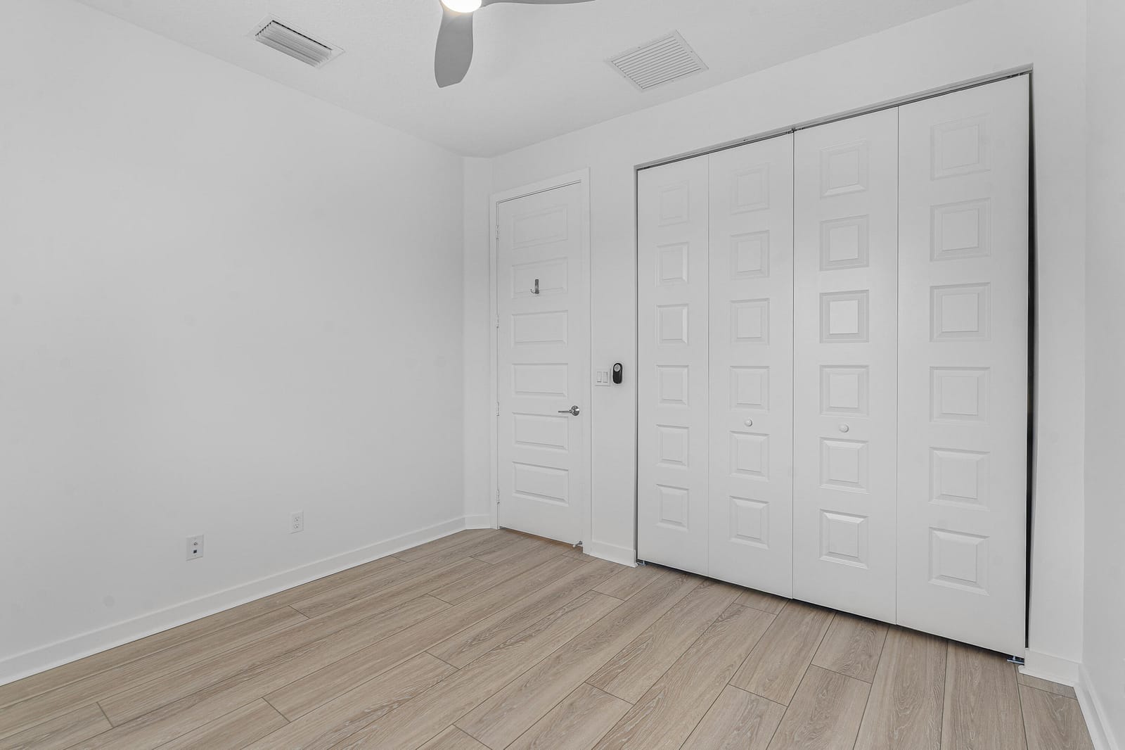 610 Pioneer Way — photo 11