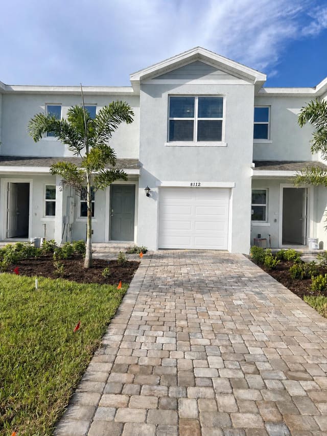 8172 COBBLESTONE Drive, Fort Pierce, FL 34945