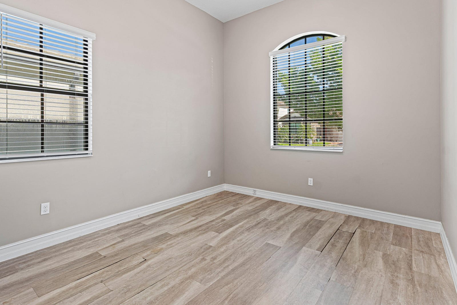 8907 Grand Prix Lane — photo 9