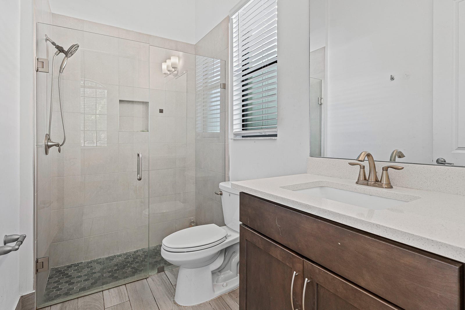 8907 Grand Prix Lane — photo 10