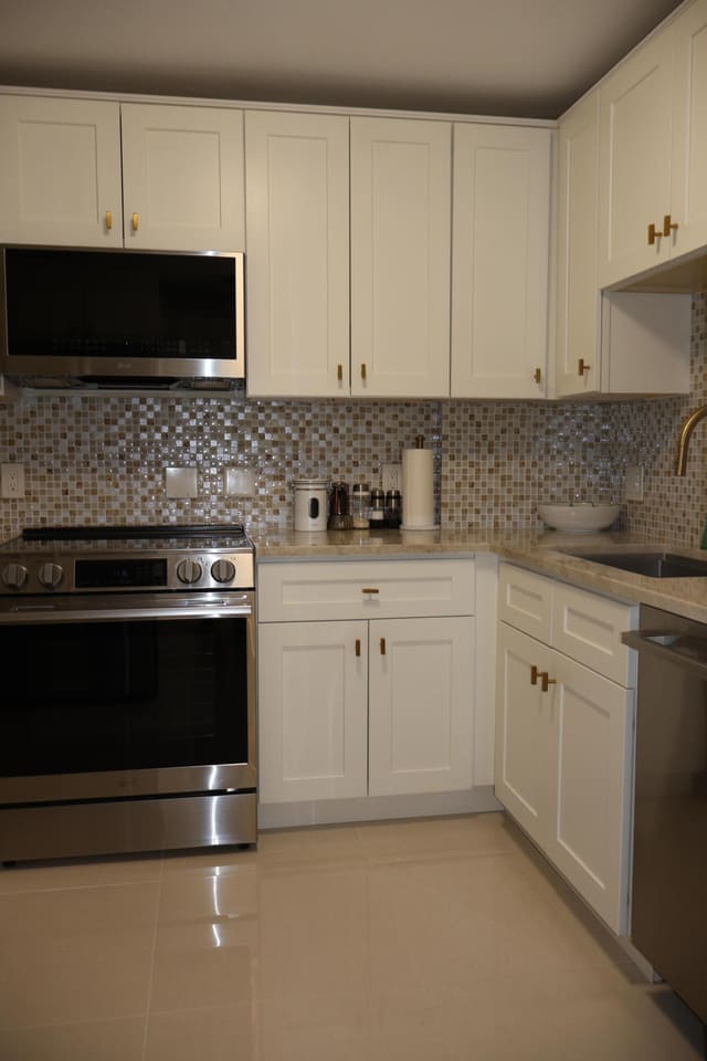 2000 S OCEAN Boulevard LG, Lauderdale-By-The-Sea, FL 33062