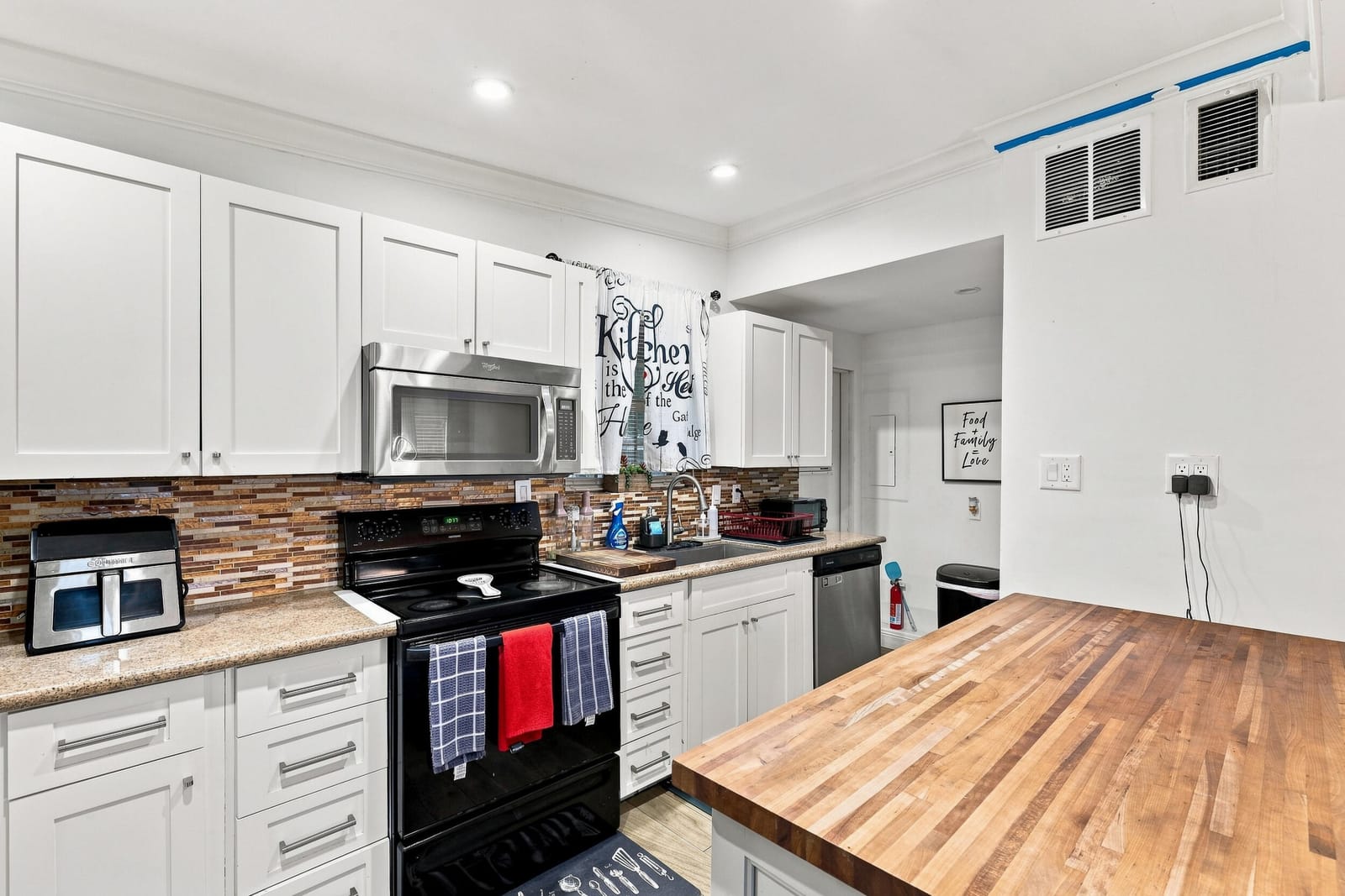 730 GARDENIA Drive — photo 12