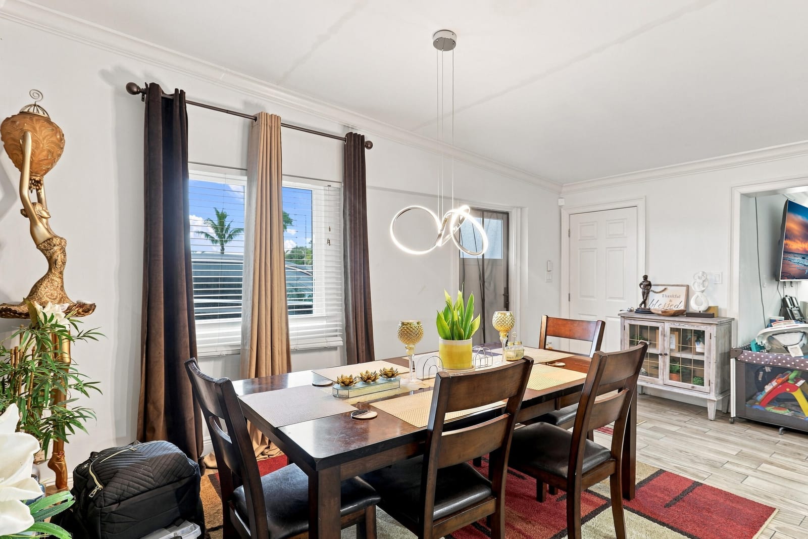 730 GARDENIA Drive — photo 8