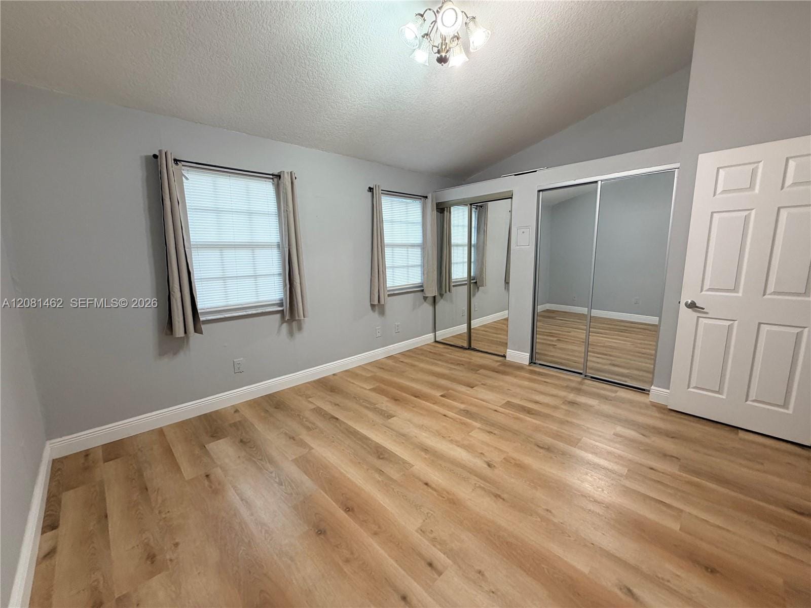 2908 S Edgehill Lane 2908 — photo 8
