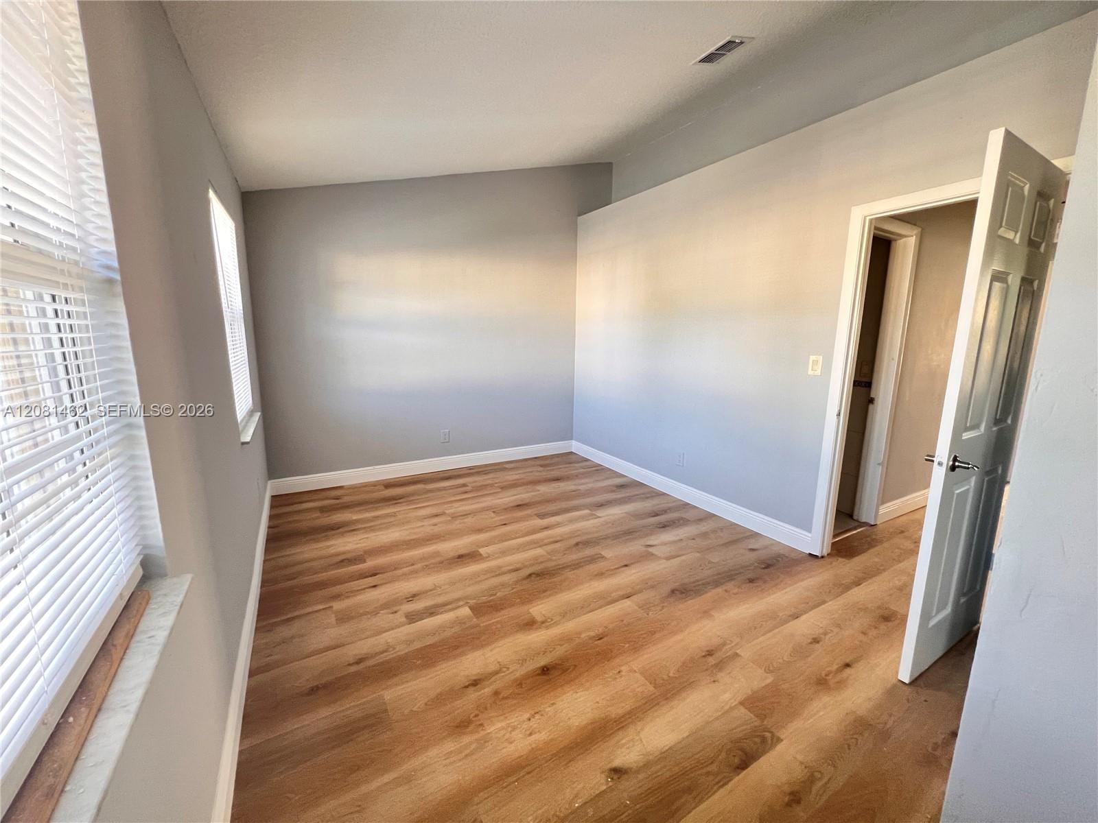 2908 S Edgehill Lane 2908 — photo 12