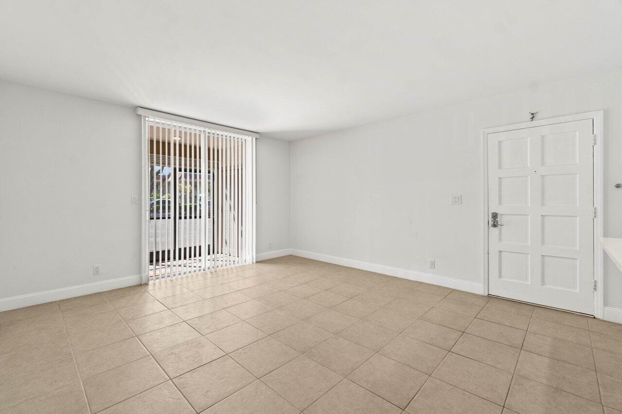 1074 NW 13TH Street 161C — photo 8