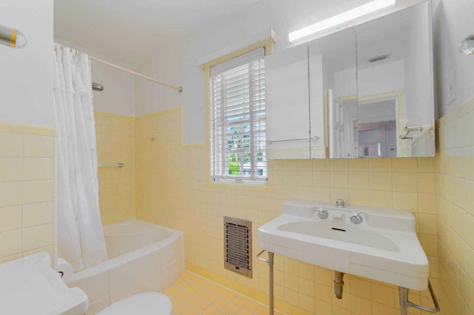 210 BELMONTE Road, West Palm Beach, FL 33405 photo 11