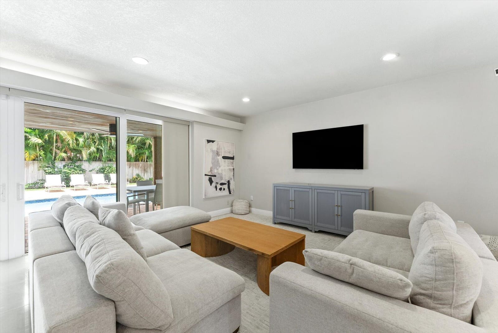 1051 NW 3rd Street — photo 4