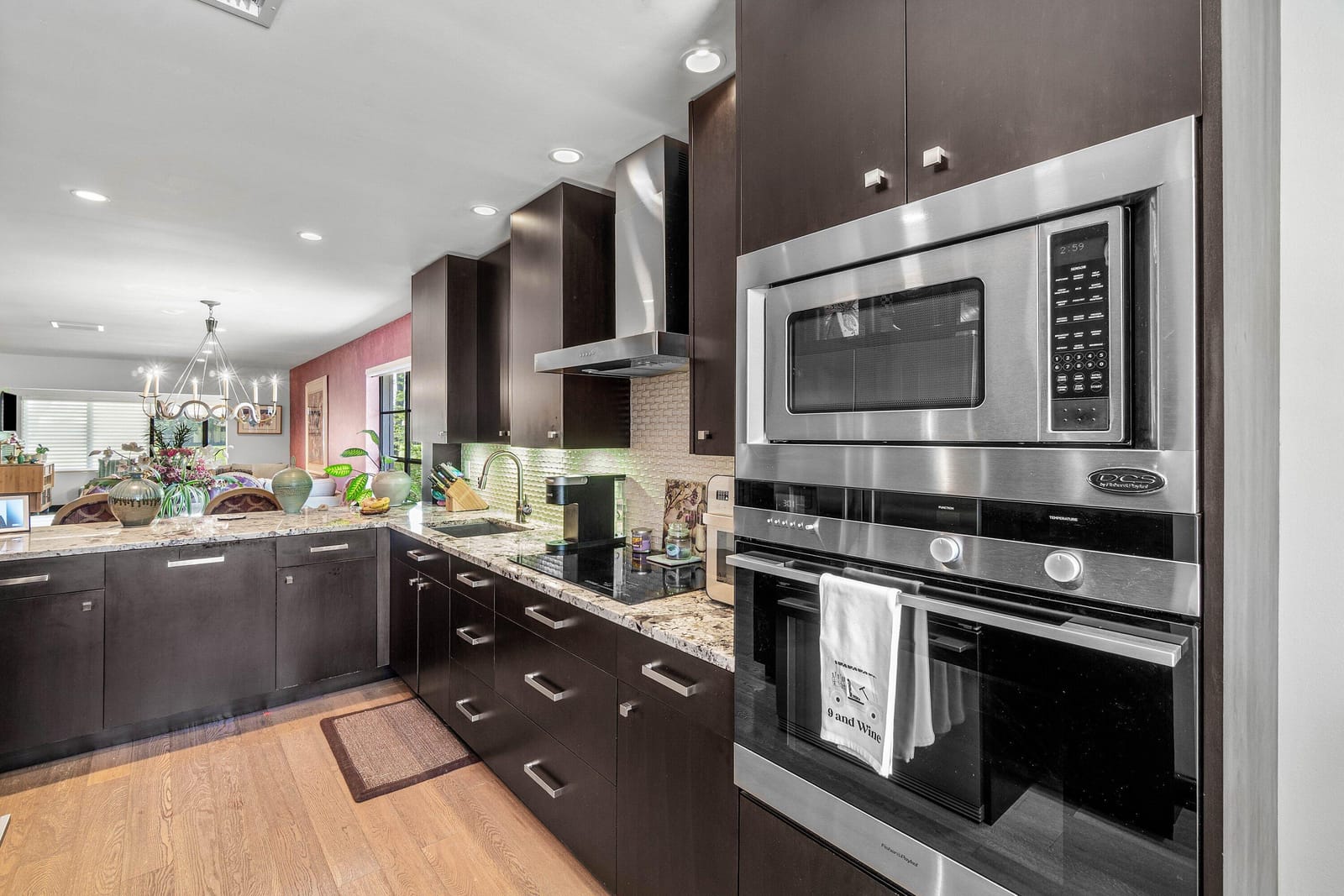 7 SOUTHPORT Lane H — photo 11