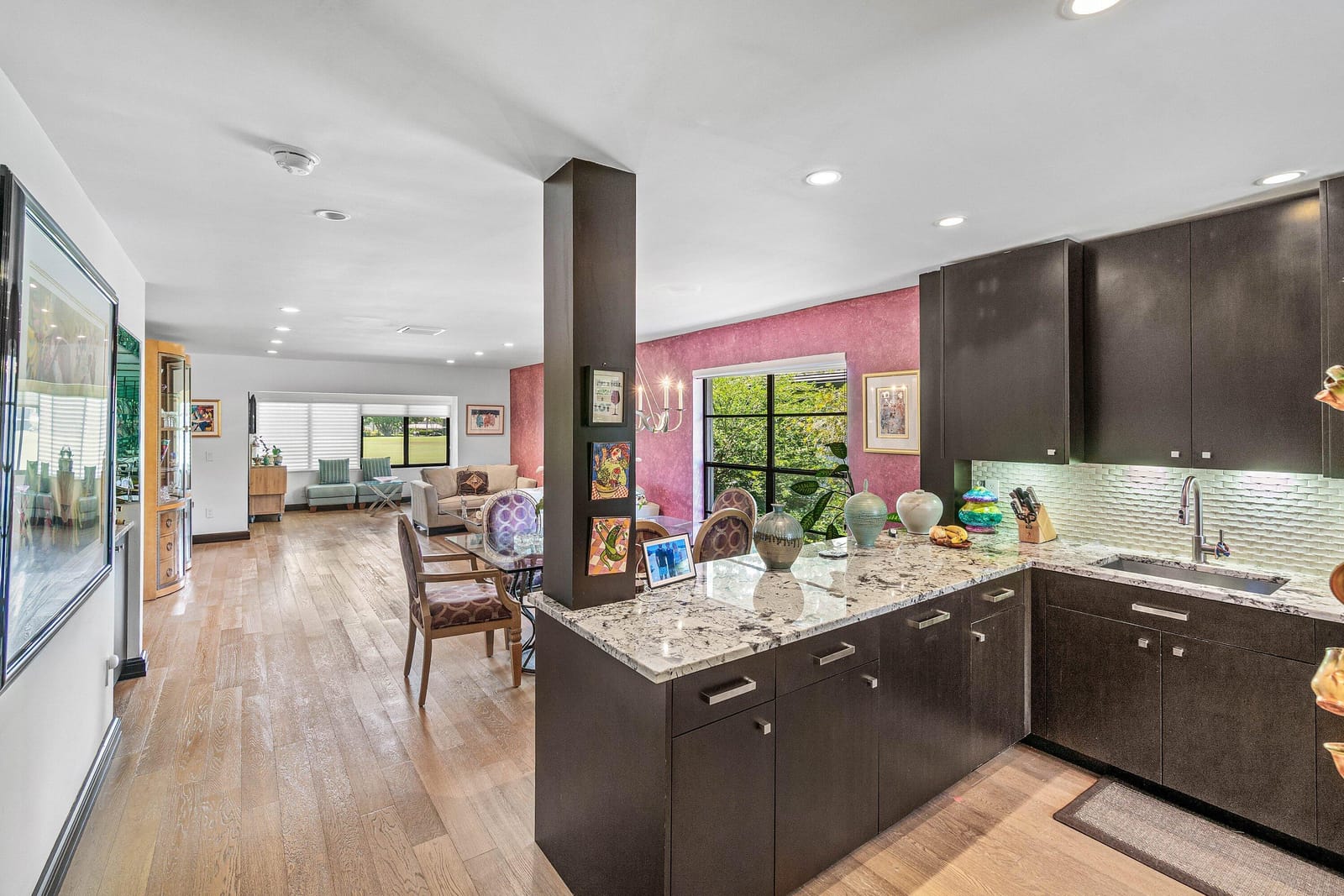 7 SOUTHPORT Lane H — photo 4