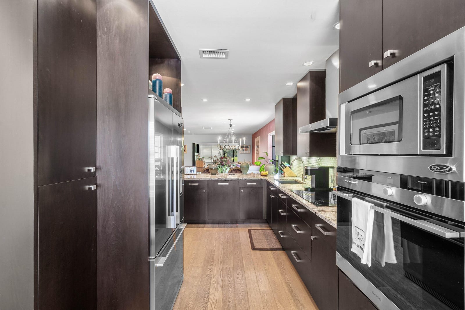 7 SOUTHPORT Lane H — photo 10