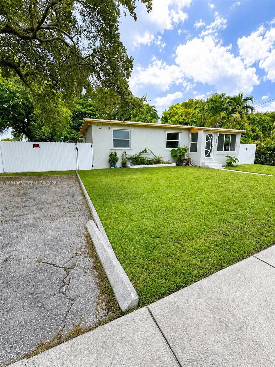 204 SW 7th Avenue, Hallandale Beach, FL 33009 photo 3