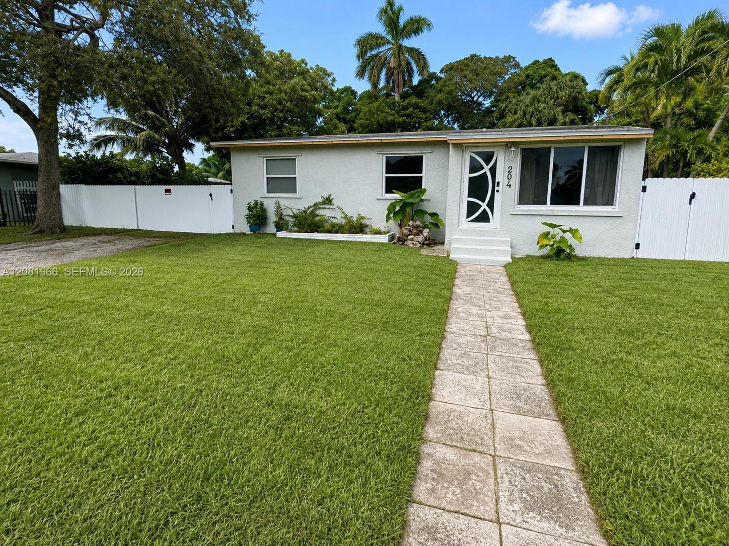 204 SW 7th Avenue, Hallandale Beach, FL 33009