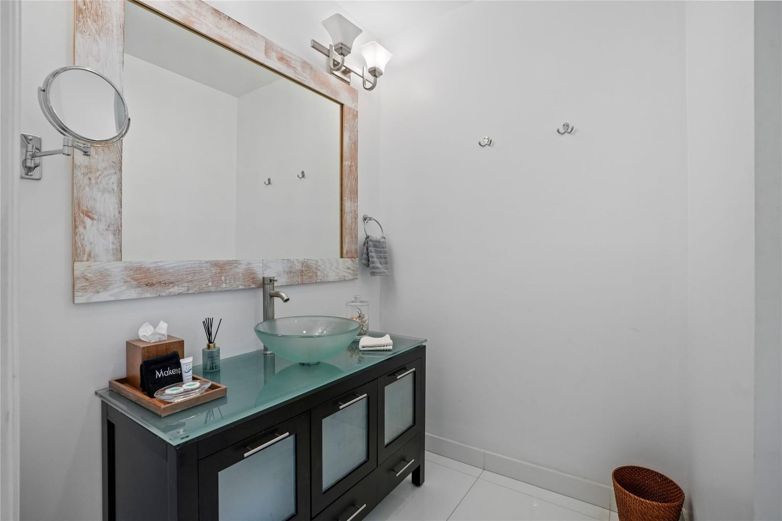 347 Oak Street B1, Hollywood, FL 33019 photo 15