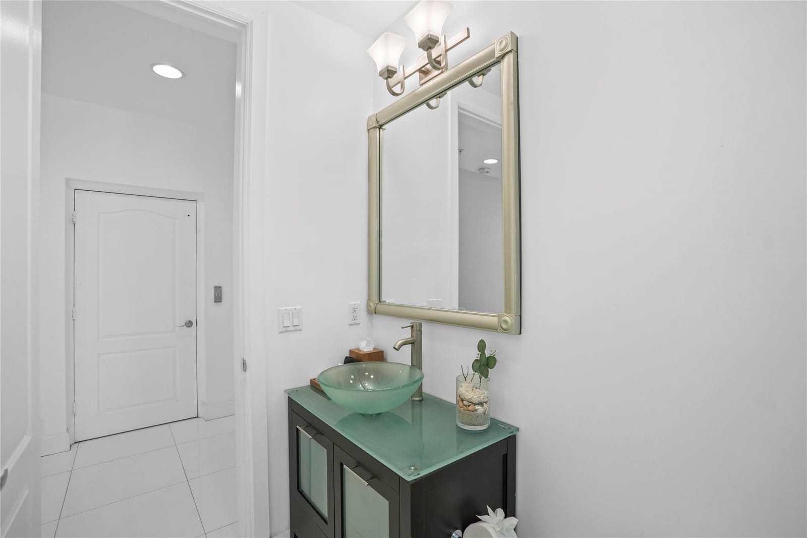 347 Oak Street B1, Hollywood, FL 33019 photo 8