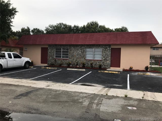 7941 SW 10th Street A, North Lauderdale, FL 33068