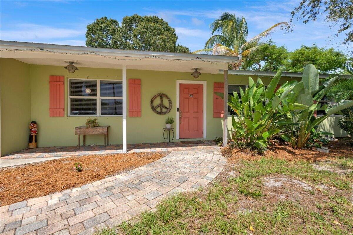 1121 SE ALAMANDA Lane — photo 3