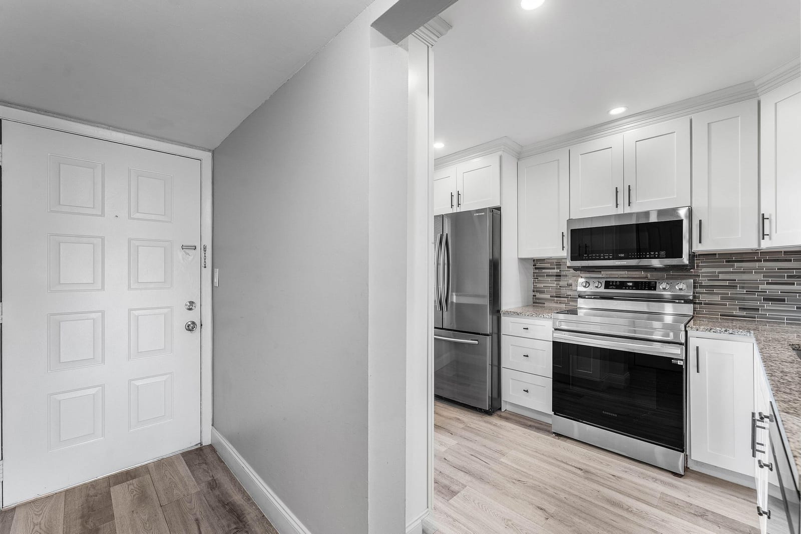 14307 Bedford Drive 204 — photo 3