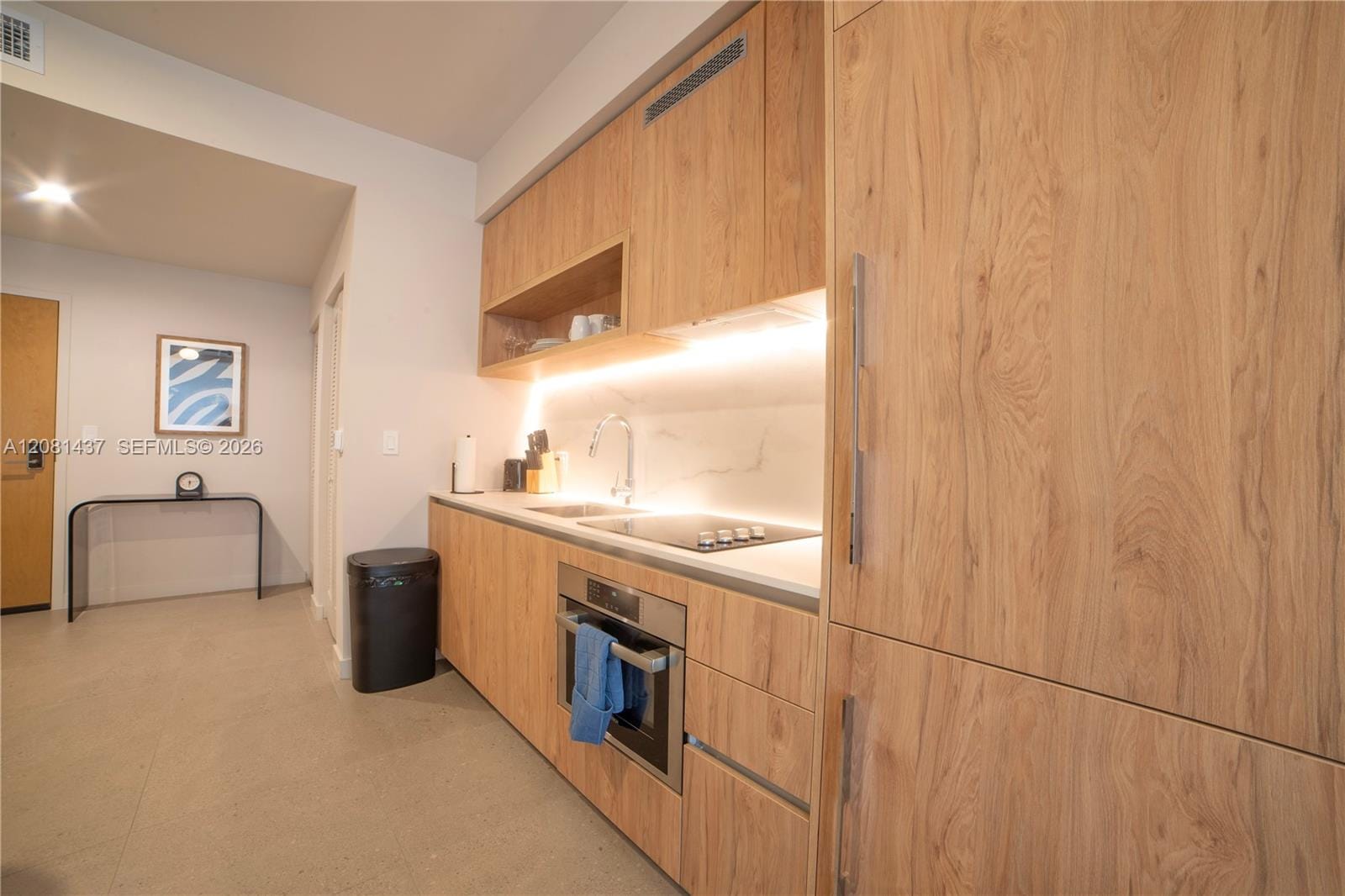 11 NE 6th 1403 — photo 2