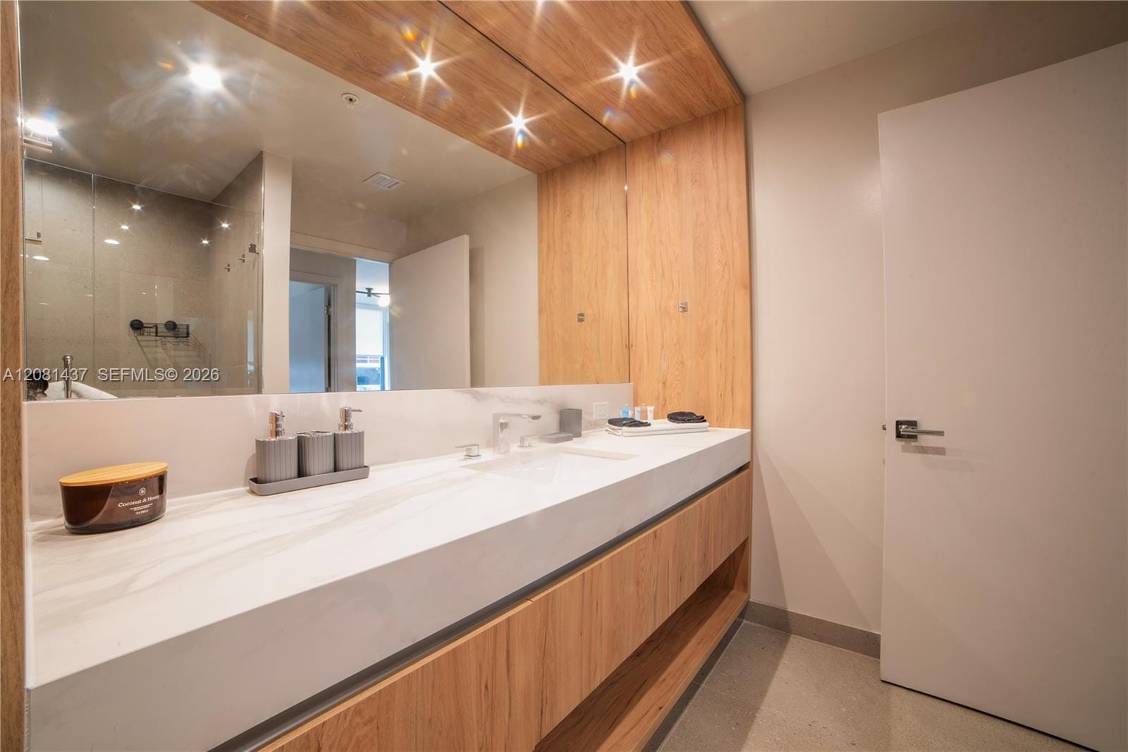 11 NE 6th 1403 — photo 11