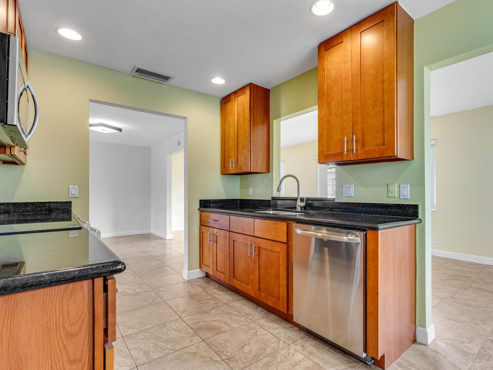 2016 SW Golf Lane SW — photo 4