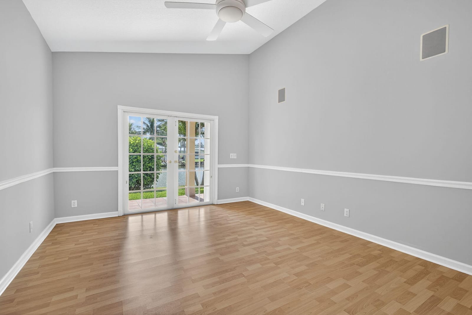 1052 W SHORE Drive, West Palm Beach, FL 33406 photo 17