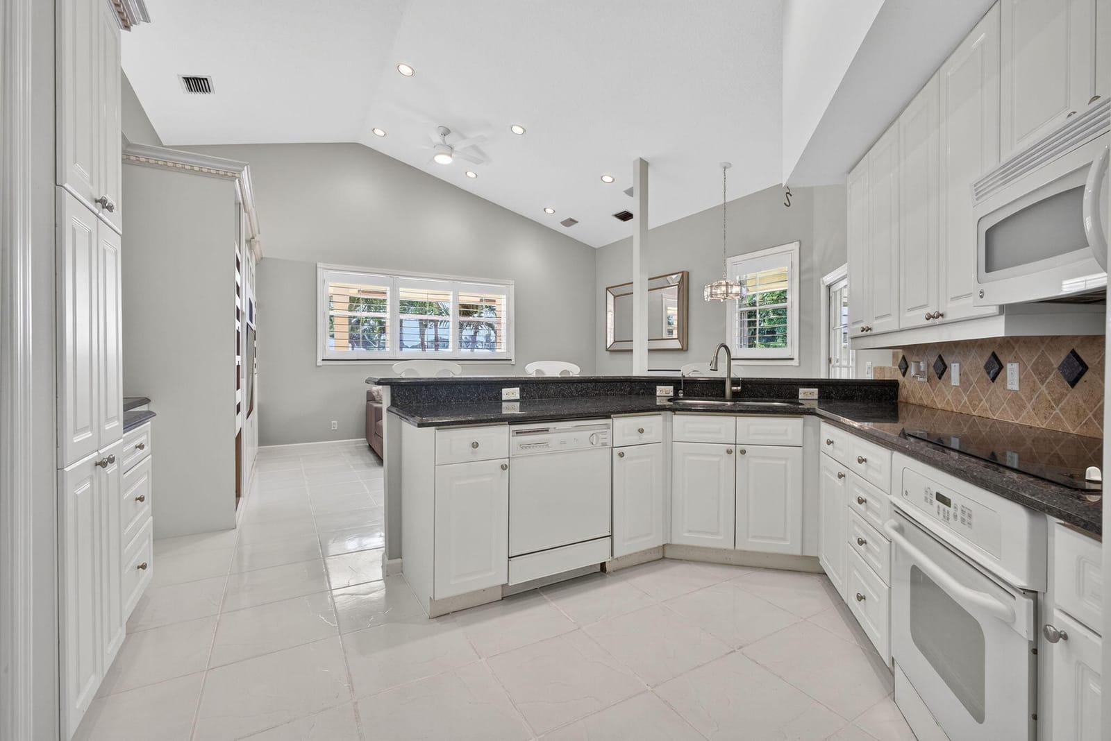 1052 W SHORE Drive, West Palm Beach, FL 33406 photo 19
