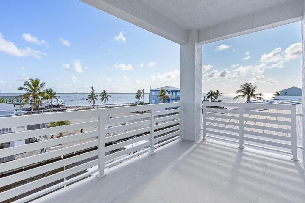 31569 Avenue D, Big Pine Key, FL 33043