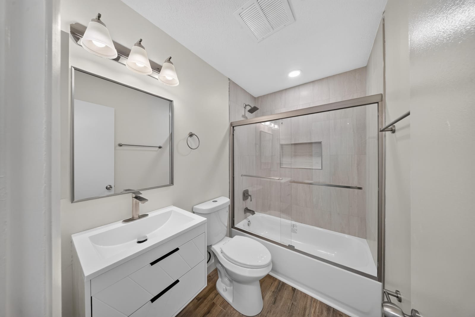 6101 BALSAM Drive — photo 12