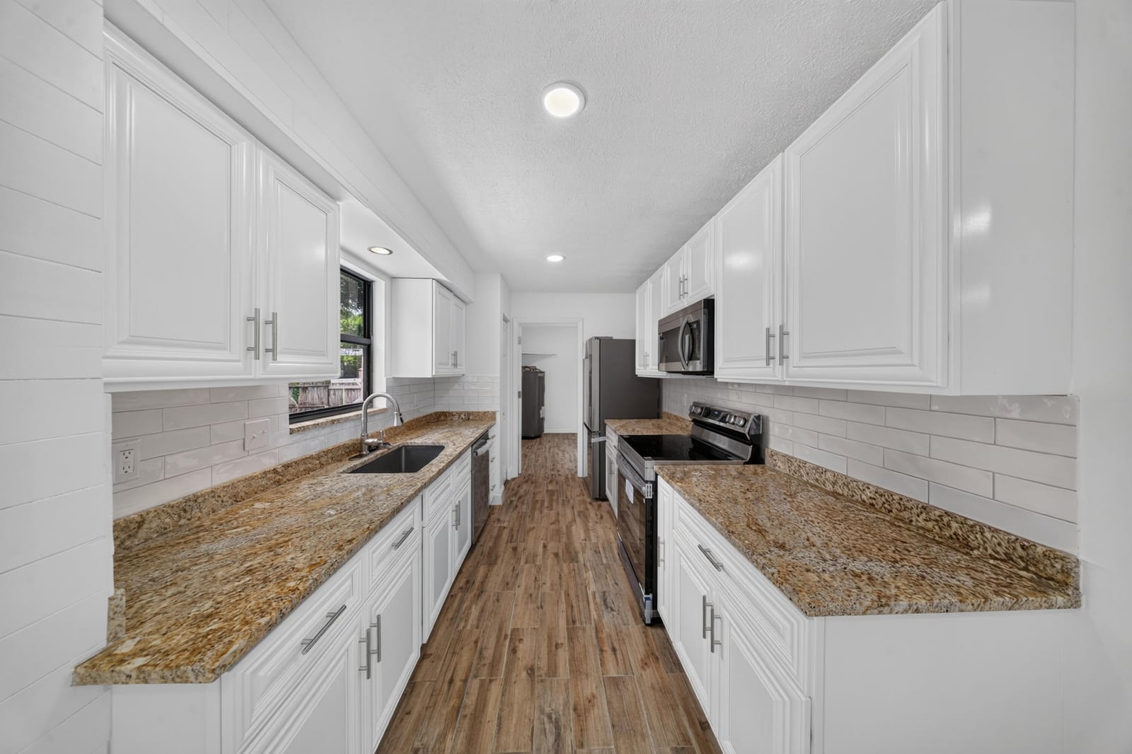 6101 BALSAM Drive — photo 5