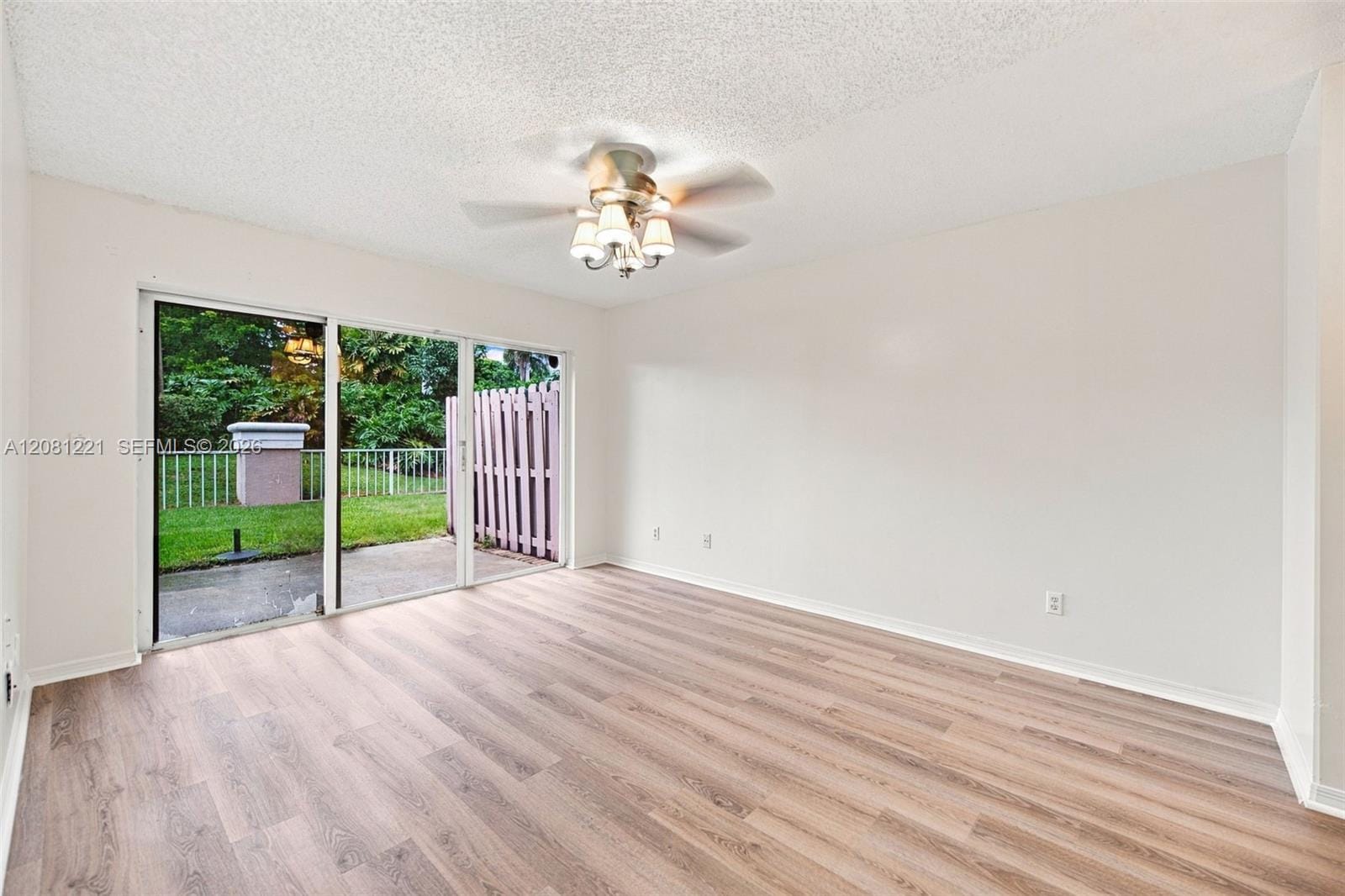 1533 W Harmony Lake Circle — photo 11
