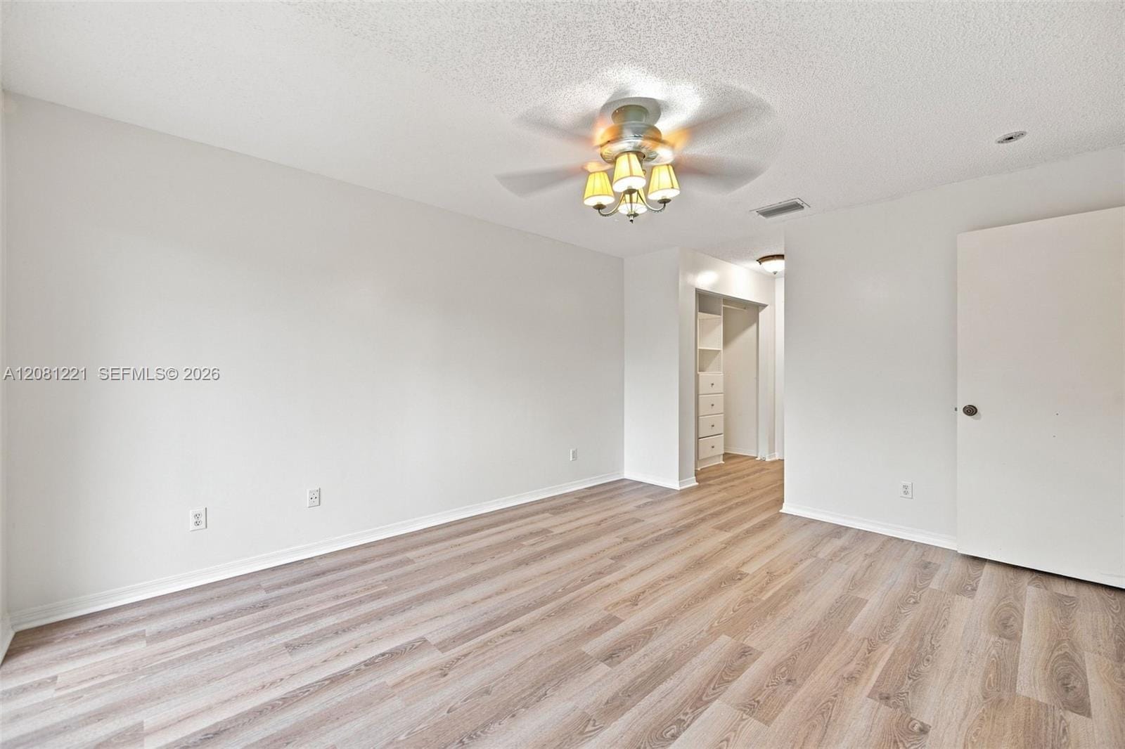 1533 W Harmony Lake Circle — photo 12
