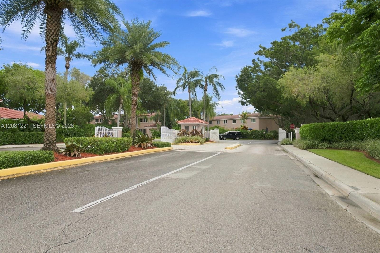 1533 W Harmony Lake Circle, Davie, FL 33324 photo 22