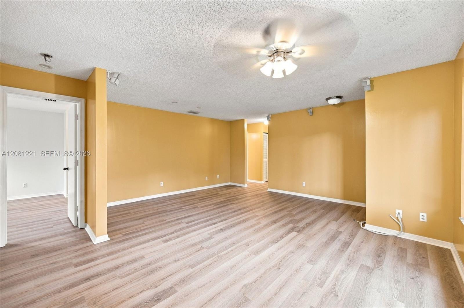 1533 W Harmony Lake Circle — photo 5
