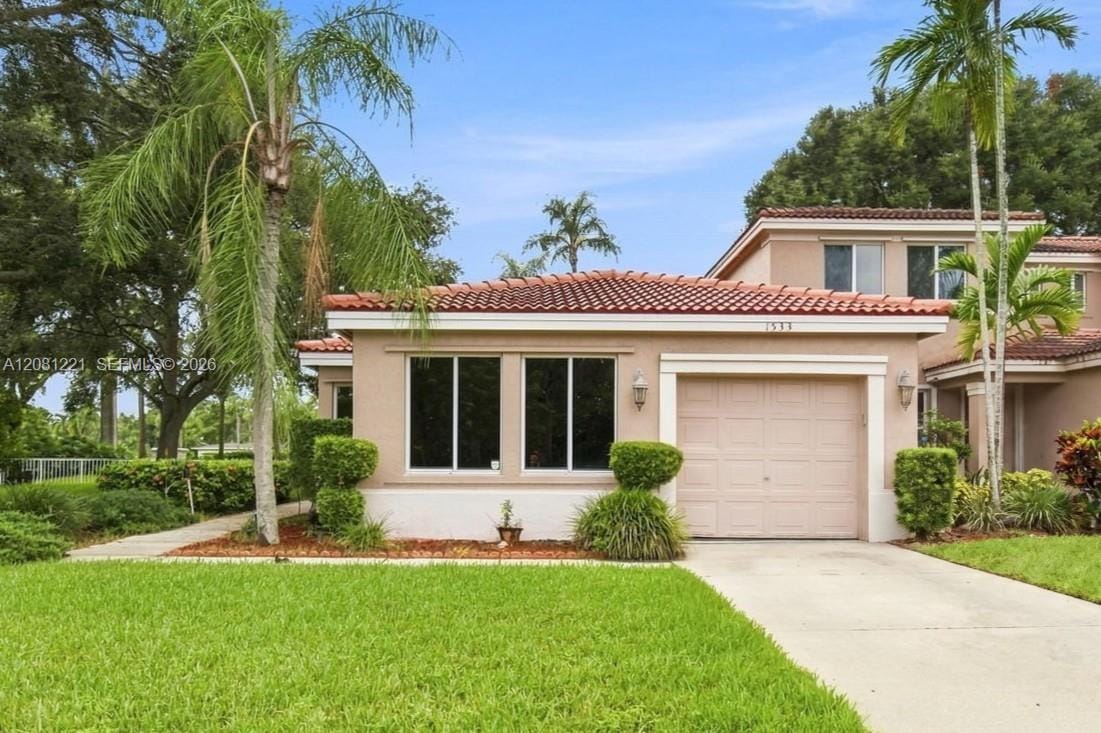 1533 W Harmony Lake Circle, Davie, FL 33324