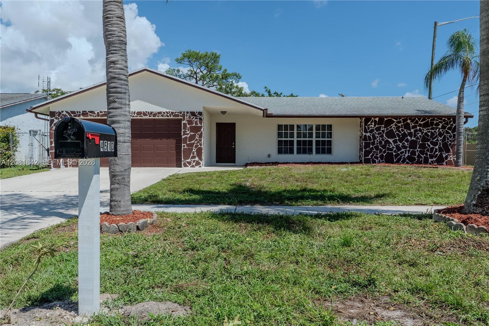 4513 Blue Pine Circle — photo 2