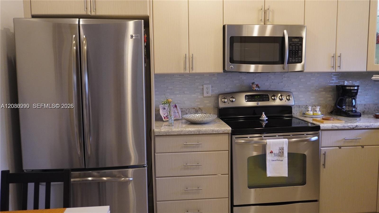 800 S Hollybrook Drive 305 — photo 6