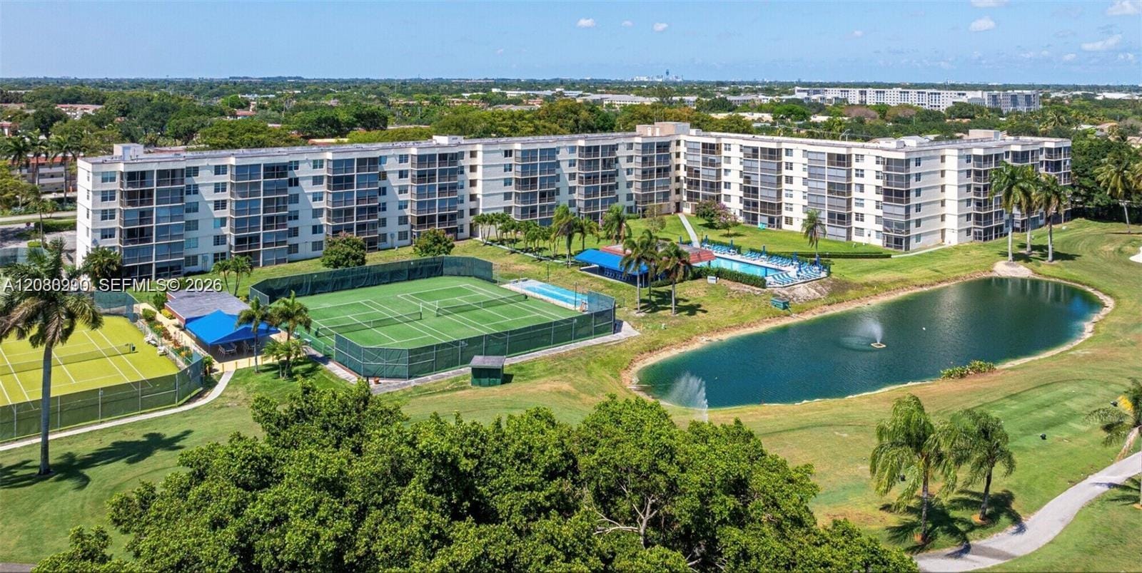 800 S Hollybrook Drive 305, Pembroke Pines, FL 33025