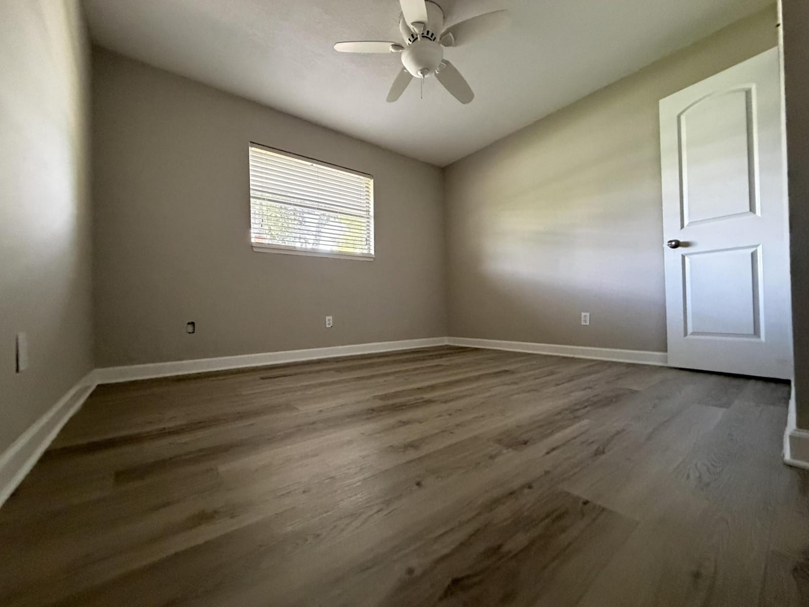 1633 SE ARAPAHO Avenue — photo 7