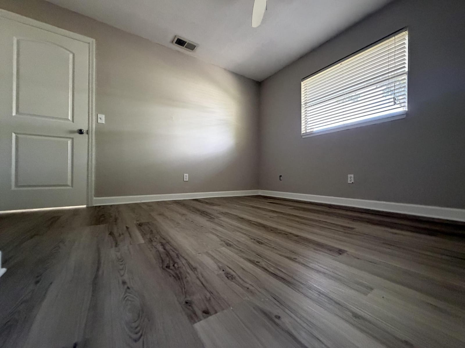 1633 SE ARAPAHO Avenue — photo 8