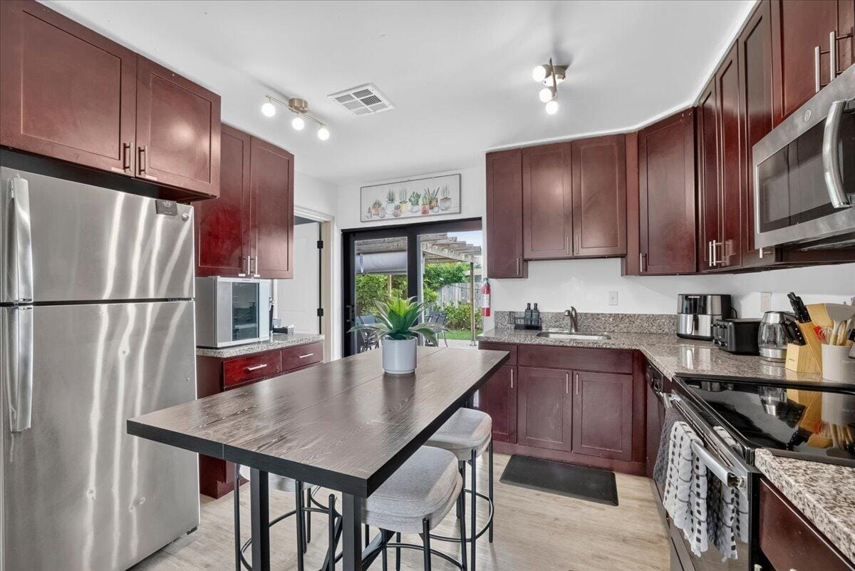 141 NW 19TH Street, Pompano Beach, FL 33060 photo 8