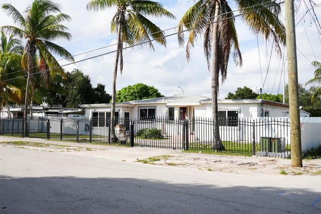 2955 NW 102nd Street, The Tropics, Miami, FL